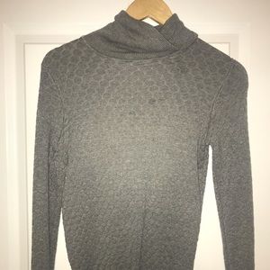 Small Gray Form Fitting Forever 21 Sweater